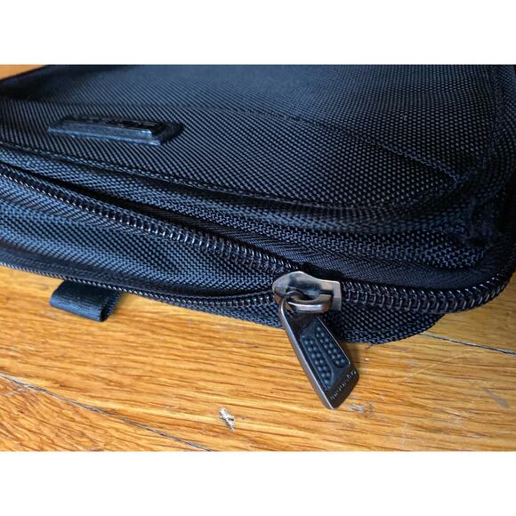 MOBIL IT Slim Black Expandable Tech Crossbody Bag sz OS - Picture 9 of 14